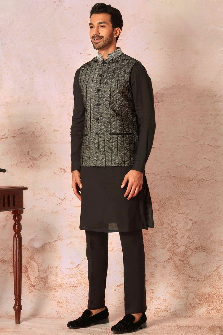Silver Embroidered Linen Kurta Bundi Set