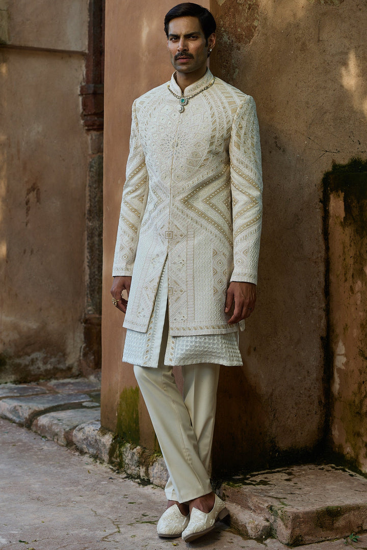 Crème Jaal Embroidered Indo-Western Set