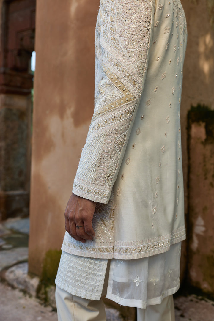 Crème Jaal Embroidered Indo-Western Set