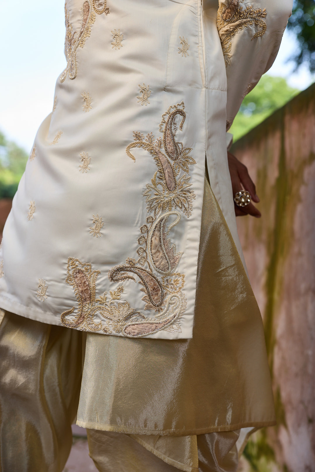 Ivory Paisley Palm Silk Embroidered Kurta Set