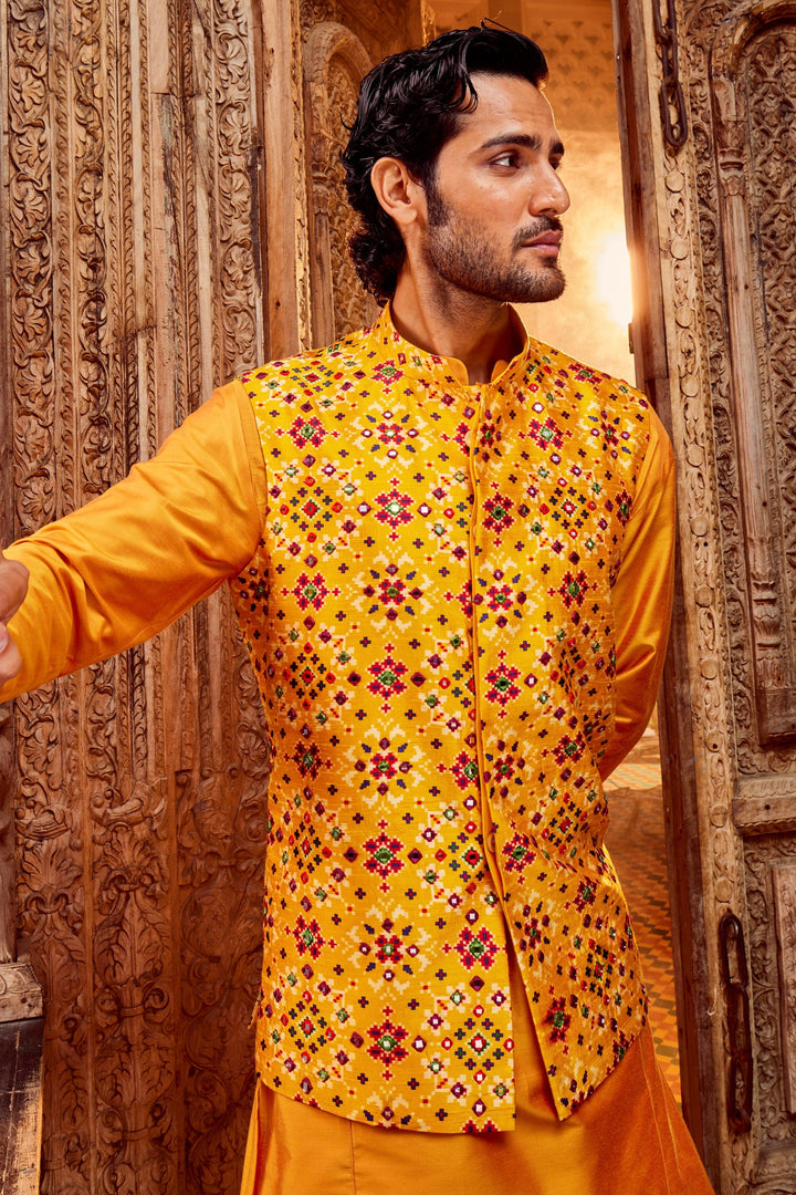 Buy Haldi Raw Silk Mirror Embellished Kurta Bundi Set