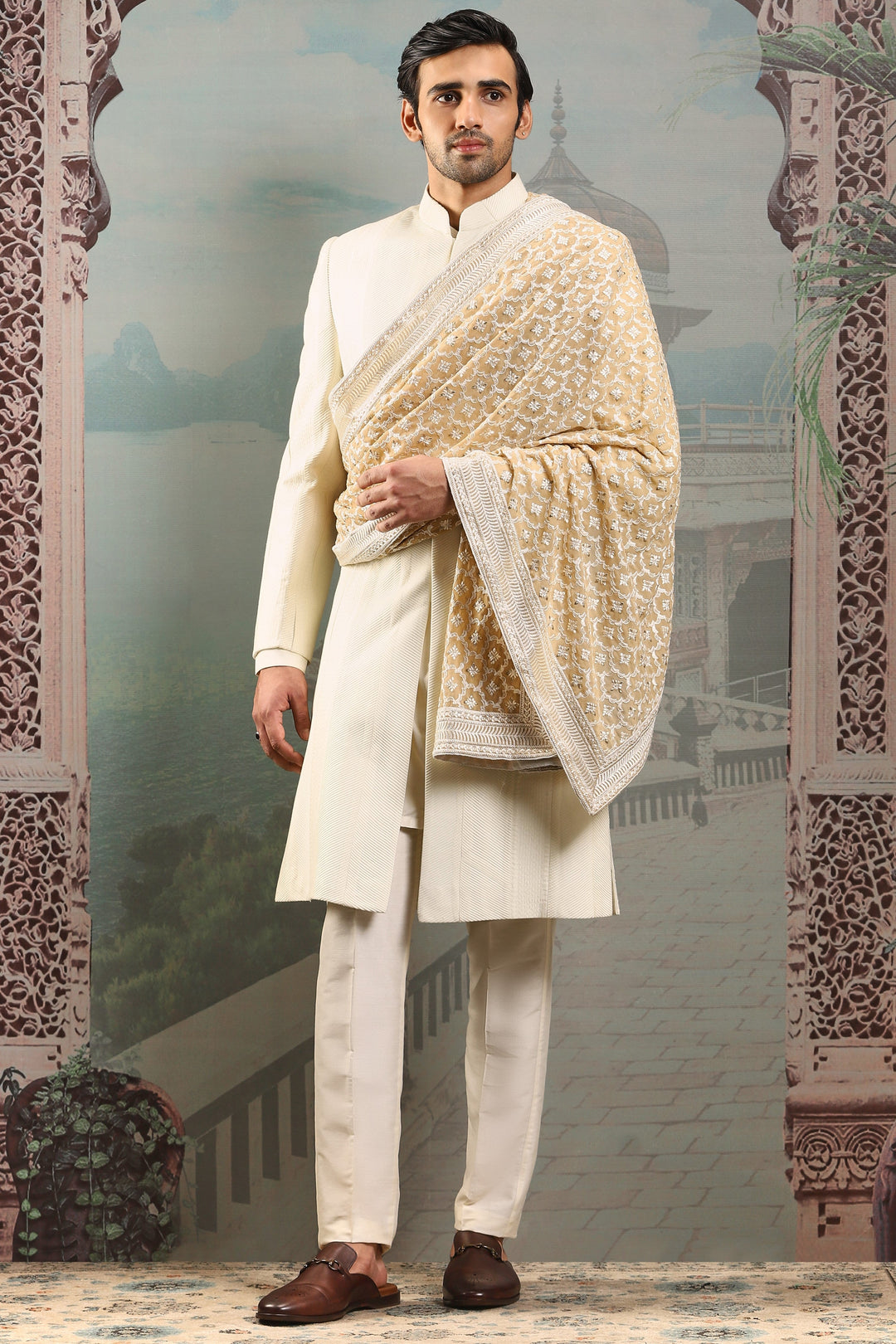 Regal Zardozi Ivory Silk Embroidered Stole