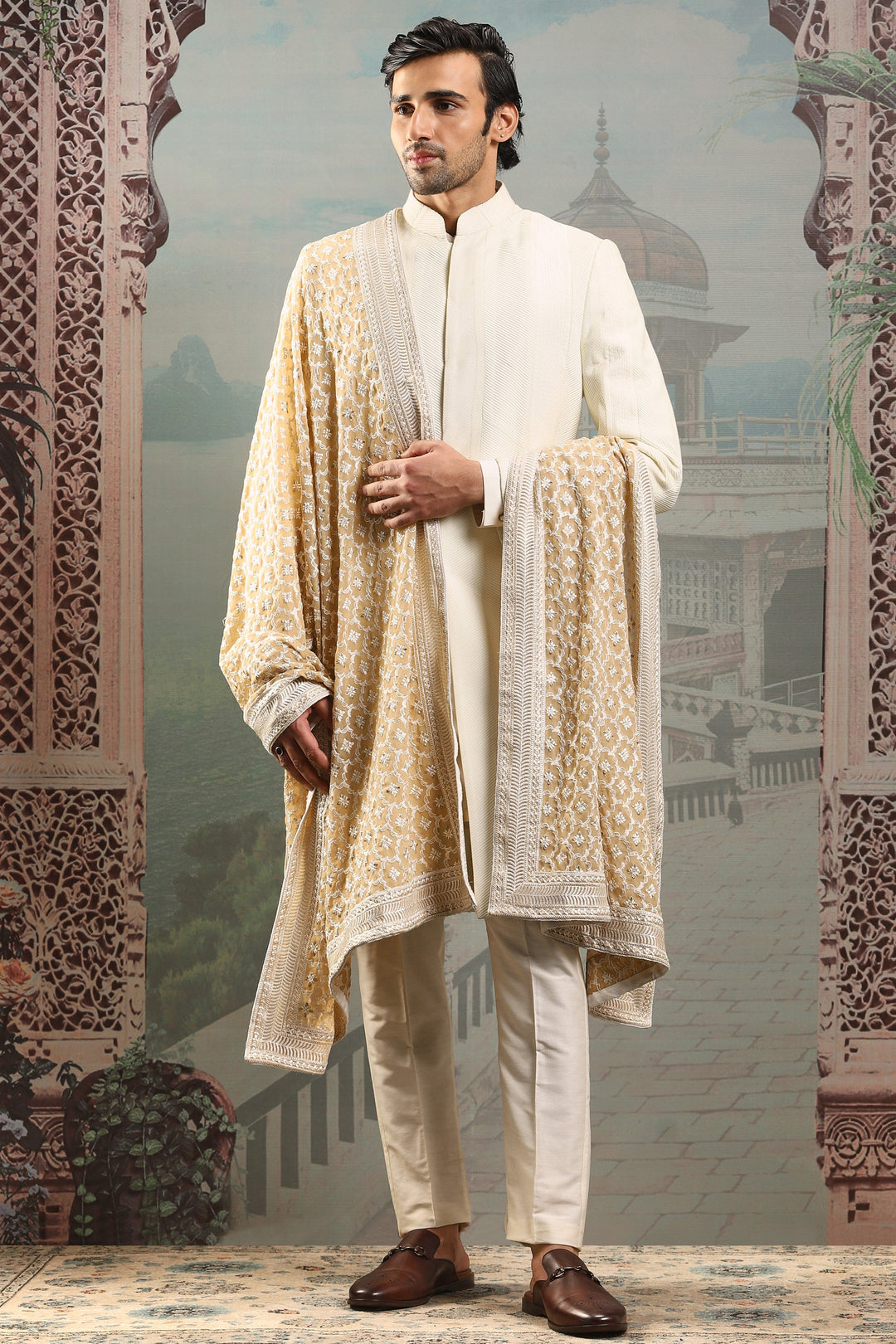 Regal Zardozi Ivory Silk Embroidered Stole
